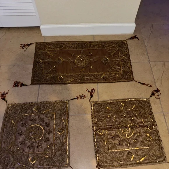 Table runners Embroidered Brown and Gold Set Perfect for a set of luxury - Picture 1 of 7